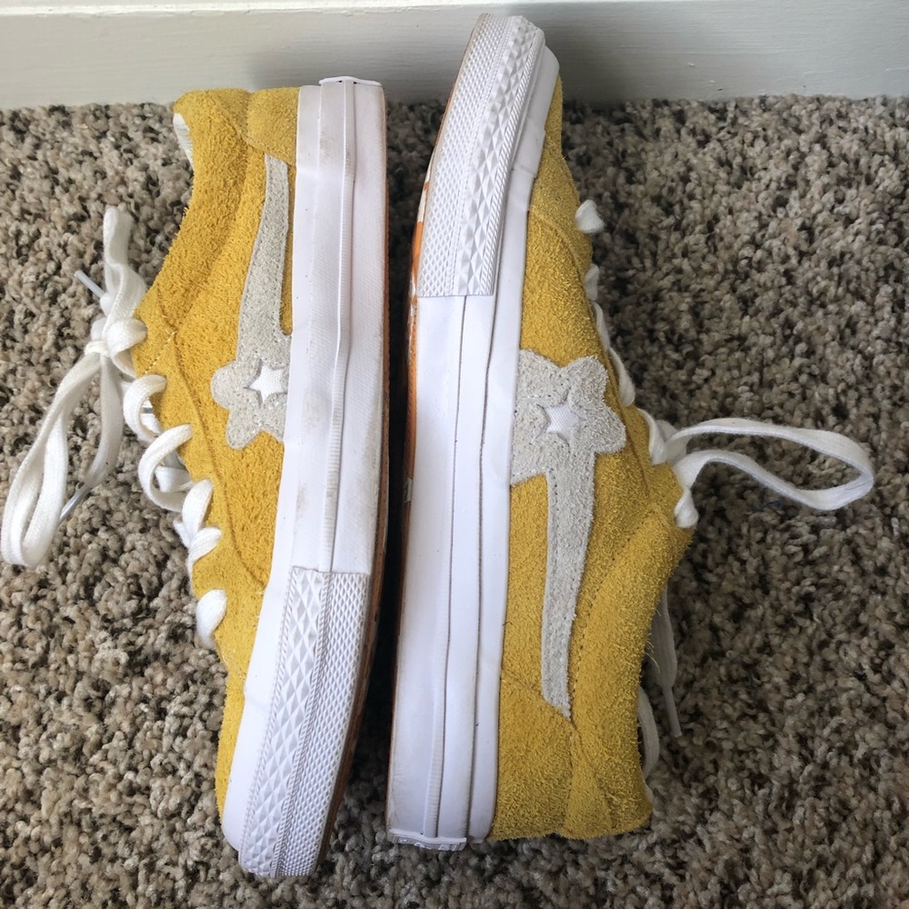 Women’s yellow converse golf le fleurs
